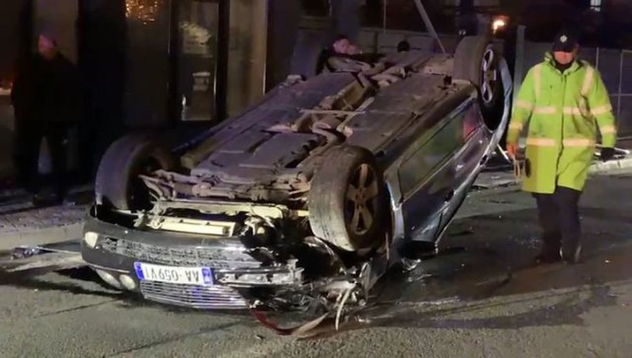 P&euml;rplasen kat&euml;r automjete n&euml; Lezh&euml;! Nj&euml; grua