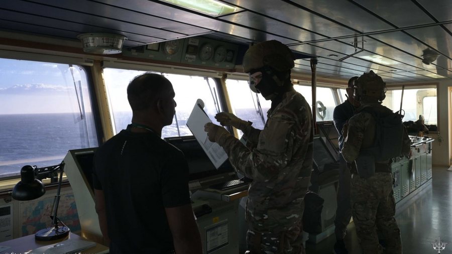 Marina franceze kap cisternën ruse në Mesdhe, reagon Rusia