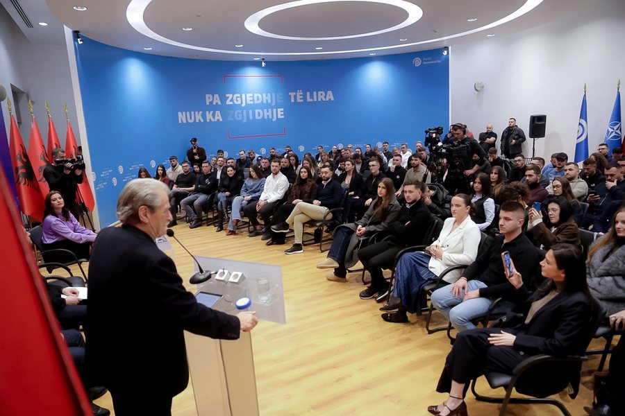 Berisha &ldquo;ankohet&rdquo; tek t&euml; rinjt&euml; e FRPD: T&euml; gjitha