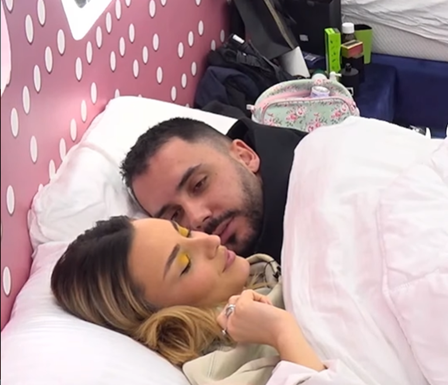 Momente romantike në Big Brother, Keijsi fle pranë Inës