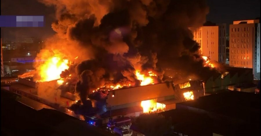 "Zjarri m&euml; i madh n&euml; historin&euml; e qytetit" - Digjen