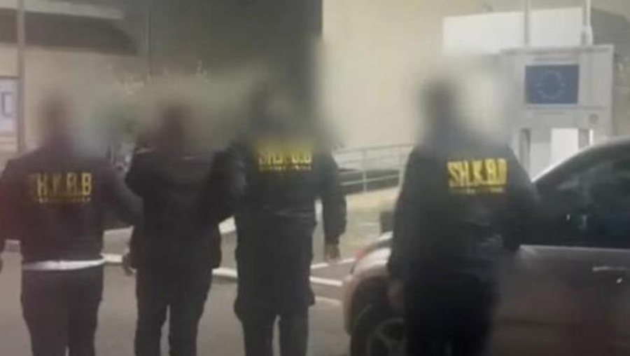 Emrat e skema / P&euml;r 200 euro, gardiani fuste drog&euml; n&euml; burgun e