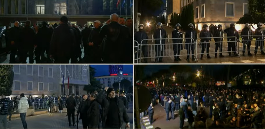 Kryeministria e blinduar, dy kordone policie dhe snajperist&euml;, nis protesta