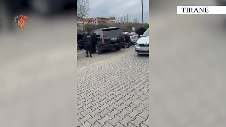 EMRAT/ Furnizonin grupet kriminale me kokain&euml;, vihen n&euml; pranga 3