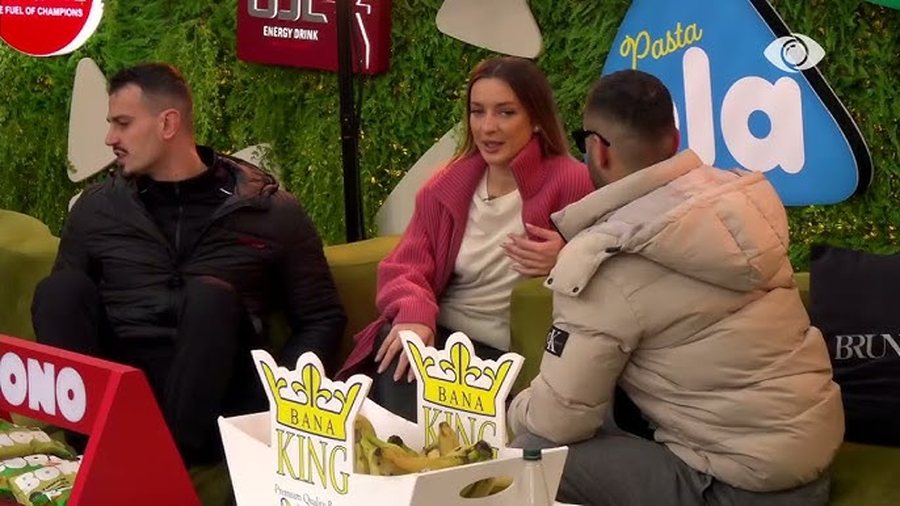 A do b&euml;hej xheloze? Brikena flet p&euml;r afrimin mes Juel&euml;s dhe