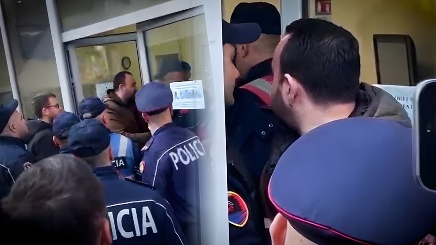 Gjyqi për të ndaluarit në protestën e PD-së/ Tension