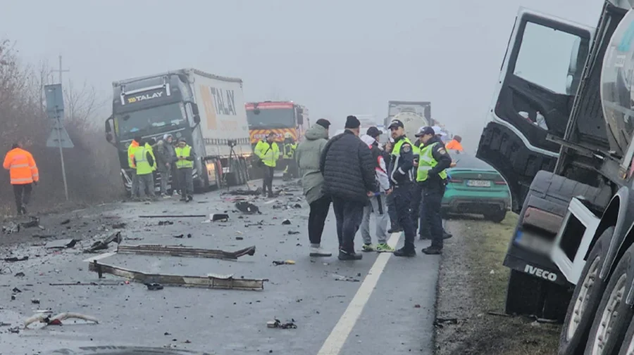 EMRAT/ 7 tifozë të PAOK humbën jetën në aksident,