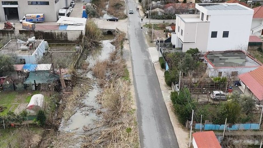 Rreziku nga p&euml;rmbytjet/ Banor&euml;t e Shkozetit k&euml;rkes&euml;