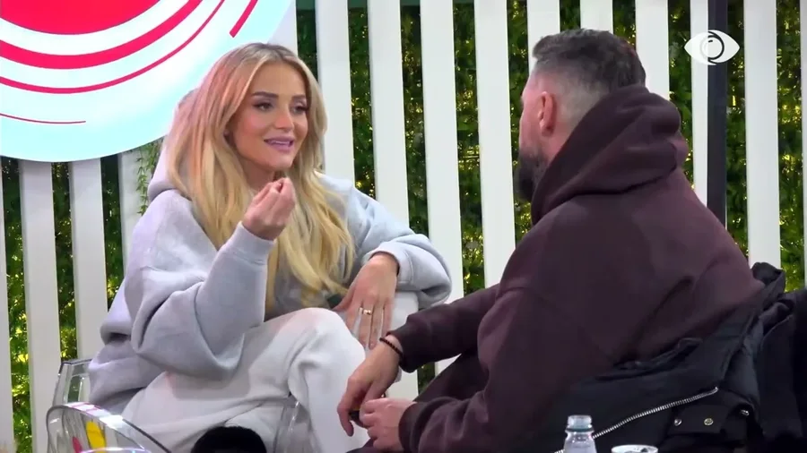 Selin nuk e takoi pas mesazhit t&euml; v&euml;llait? Miri: Kemi ardhur 39