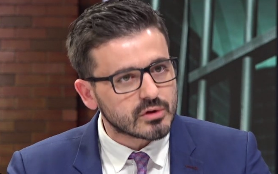 Dor&euml;hiqet zyrtari i lart&euml; i ministris&euml; s&euml; Financave, do