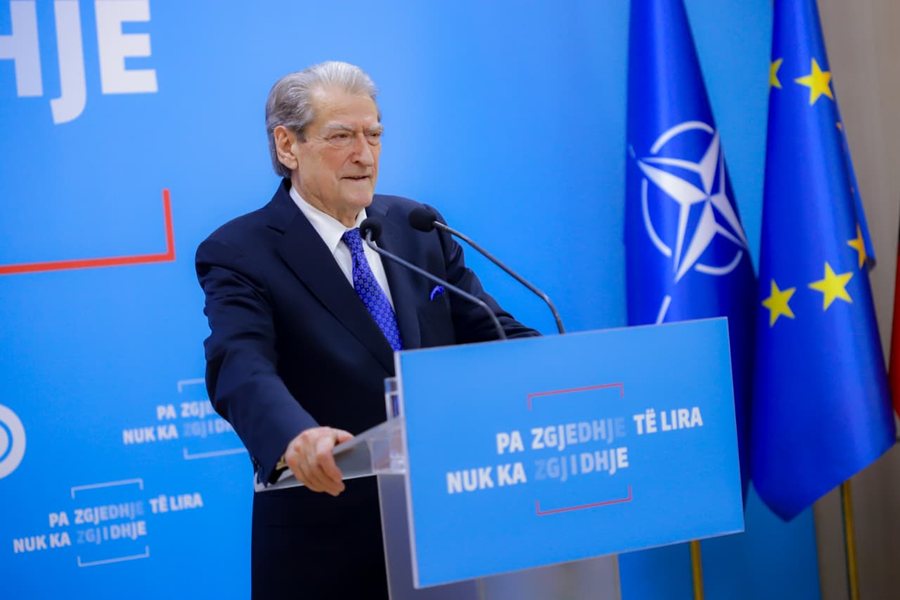 &ldquo;Revolta &euml;sht&euml; p&euml;rgjigjia e duhur&rdquo;, Berisha njofton