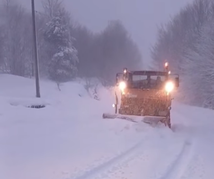 Reshje bore n&euml; Dardh&euml;, trash&euml;sia arrin deri n&euml; 20 centimetra