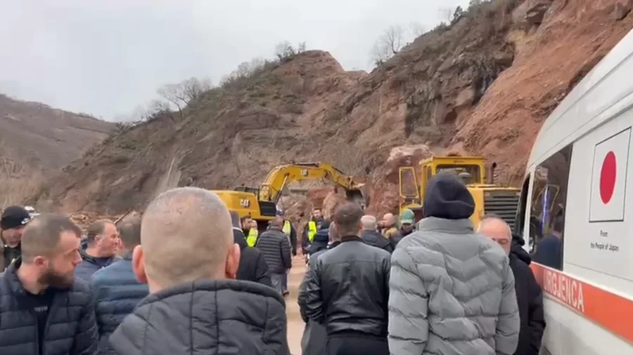 Rihapet p&euml;r qarkullim aksi Librazhd&ndash;Prrenjas pas rr&euml;shqitjes