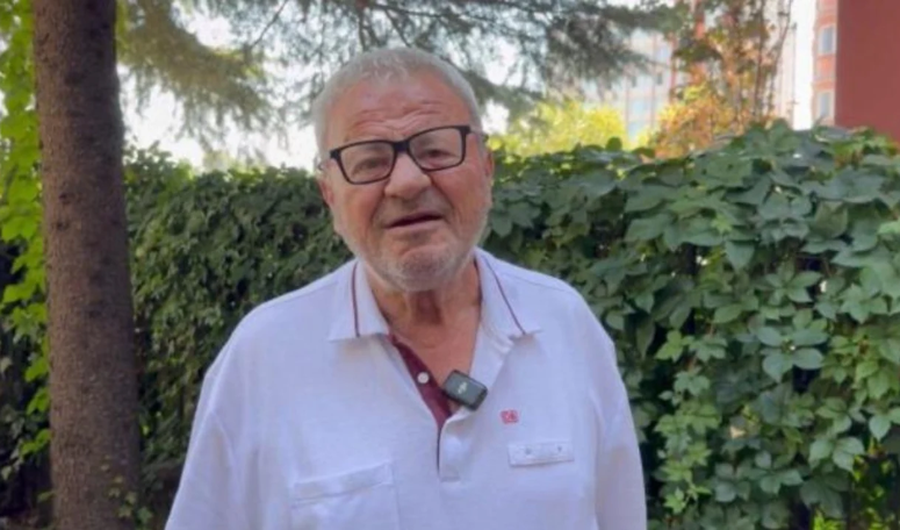 P&euml;rplasi humoristin e njohur teksa kalonte vijat e bardha me