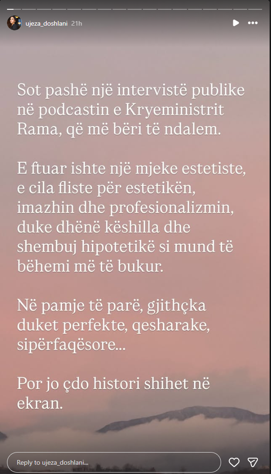 FOTOT/ "D&euml;m i p&euml;rjetsh&euml;m n&euml; fytyr&euml;",