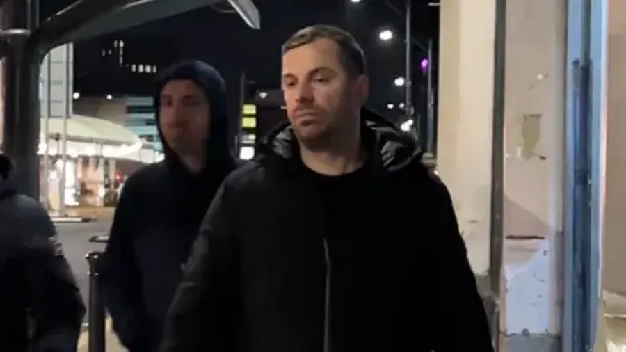 Hetimi i BBC: Dy v&euml;llez&euml;r shqiptar&euml; filmojn&euml; vajzat