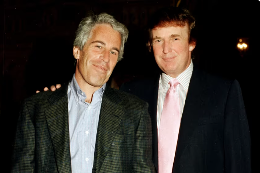 Nj&euml;ra prej viktimave tregon si u njoh me Epstein kur ishte 16 vje&ccedil;e!