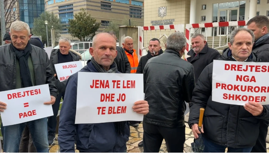 "Duam drejt&euml;si", banor&euml;t e Rrjollit protestojn&euml; para