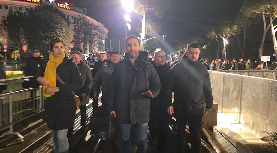 &ldquo;Nuk rr&euml;zohet Rama me sh&euml;titje&rdquo;, Lapaj ironizon PD: Duhet