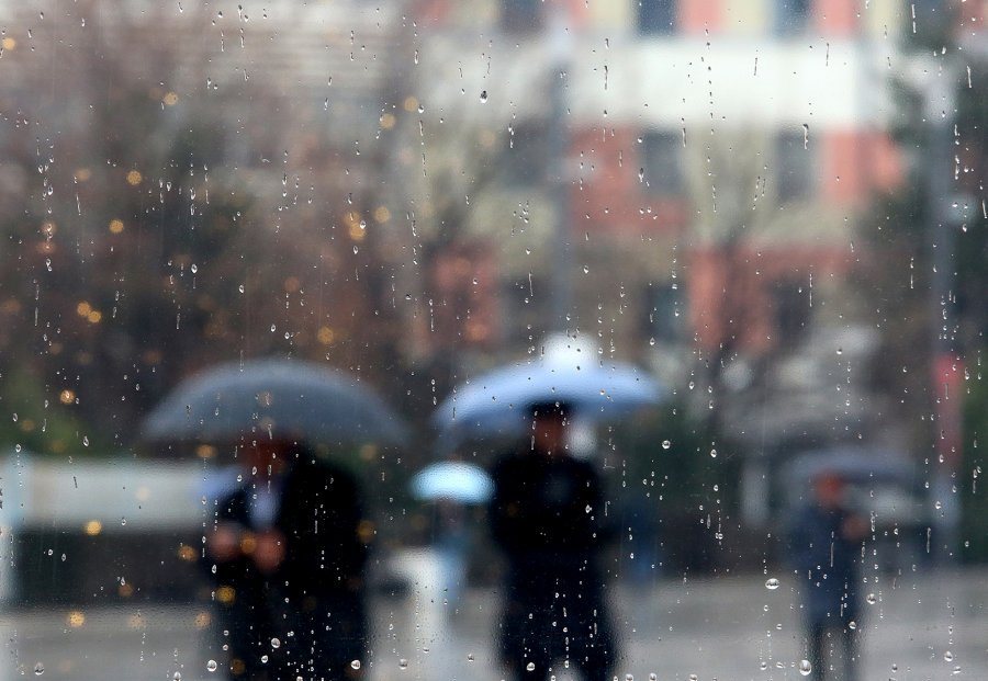 'Reshje shiu dhe d&euml;bore', si do jet&euml; moti p&euml;r sot, 11