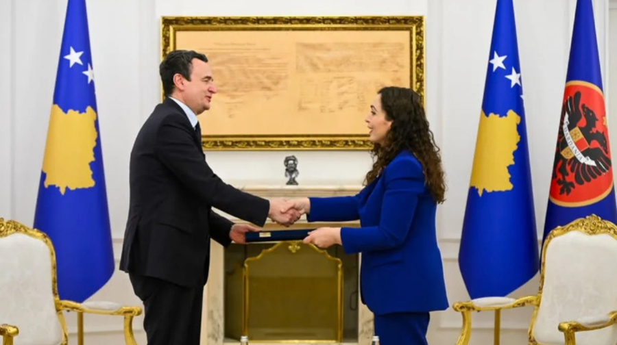 Vjosa Osmani mandaton Kurtin si kryeminist&euml;r p&euml;r qeverin&euml; e re: