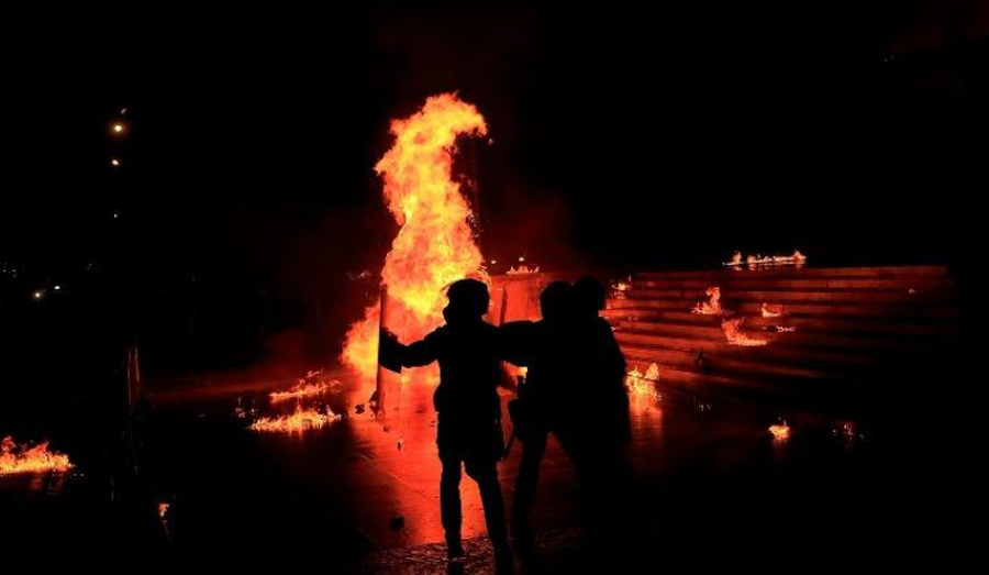 EMRAT/ U arrestuan pas dhun&euml;s n&euml; protest&euml;n e PD, 7 protestuesit