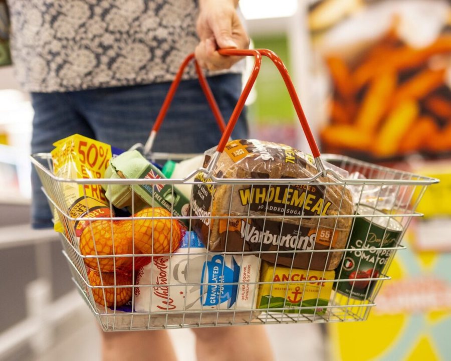 Shporta e inflacionit, ulen shpenzimet p&euml;r veshje e mobilim, rriten