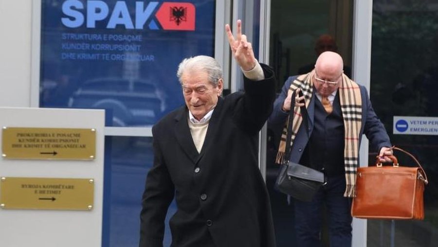 Gjokutaj sulmon grupin e PD: Pse nuk pip&euml;tit&euml; ndaj sulmeve q&euml;