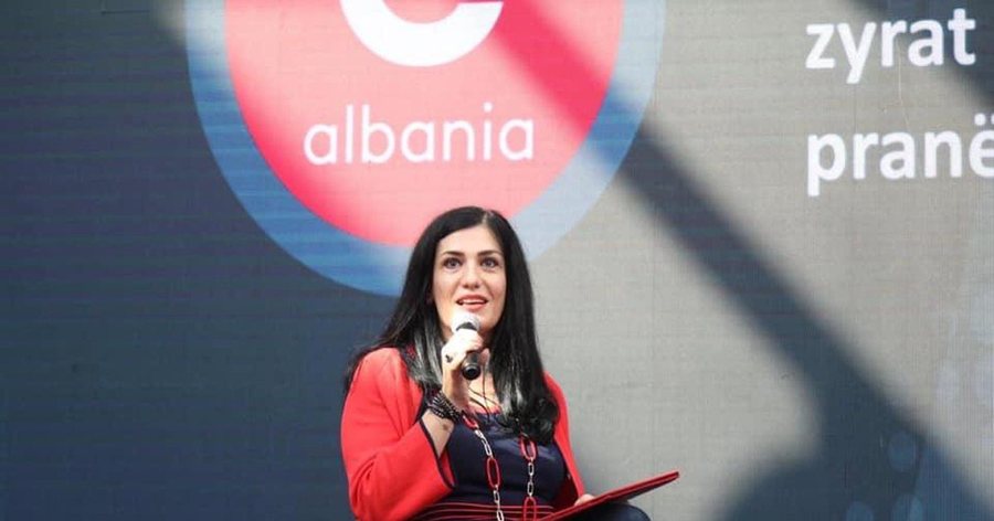 Korrupsioni tek AKSHI/ Jep dorëheqjen nga detyra Mirlinda Karçanaj,