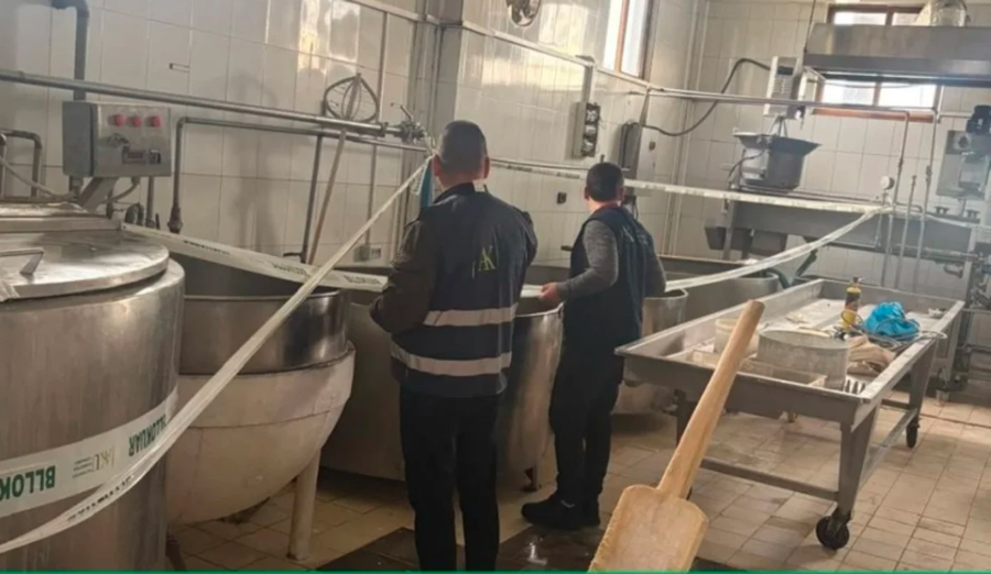 AKU zbarkon n&euml; Fier, bllokon mij&euml;ra kg produkte qum&euml;shti! Gjalpi