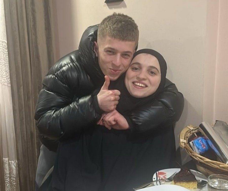 Moment prek&euml;s, Eva Dumani riatdhesohet n&euml; Shqip&euml;ri pas 12 vitesh