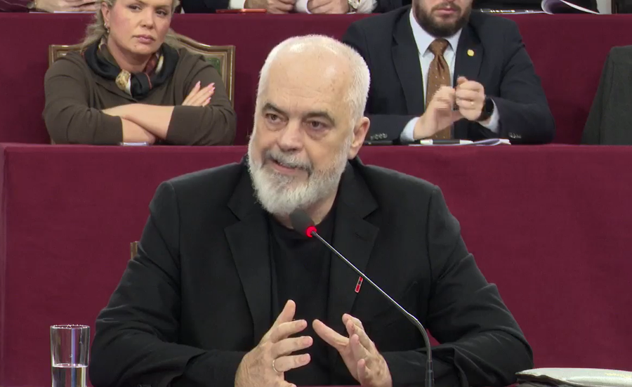 "Punonj&euml;sit e administrat&euml;s s'jan&euml; mish p&euml;r