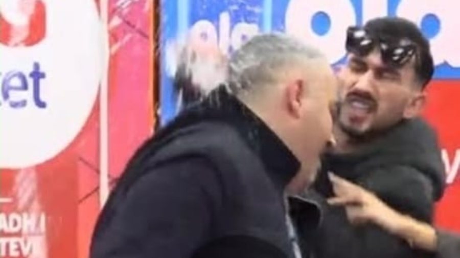 'Ti m&euml; rr*an k&euml;llqet'/  Rogerti &ldquo;hakmerret&rdquo; ndaj