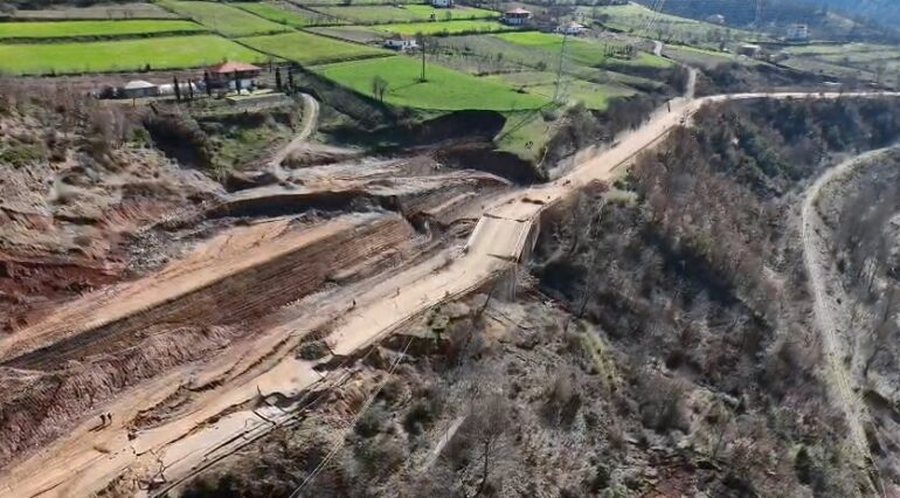 Bllokimi i aksit Librazhd&ndash;P&euml;rrenjas, reagon ashp&euml;r