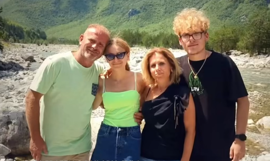 &ldquo;I blem&euml; nj&euml; fustan princeshe p&euml;r varrim&rdquo;