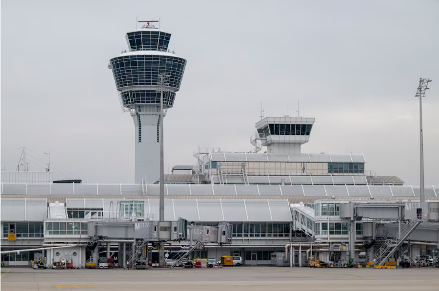 Aeroporti i Mynihut pezulloi p&euml;rkoh&euml;sisht fluturimet, dyshohet se u pa