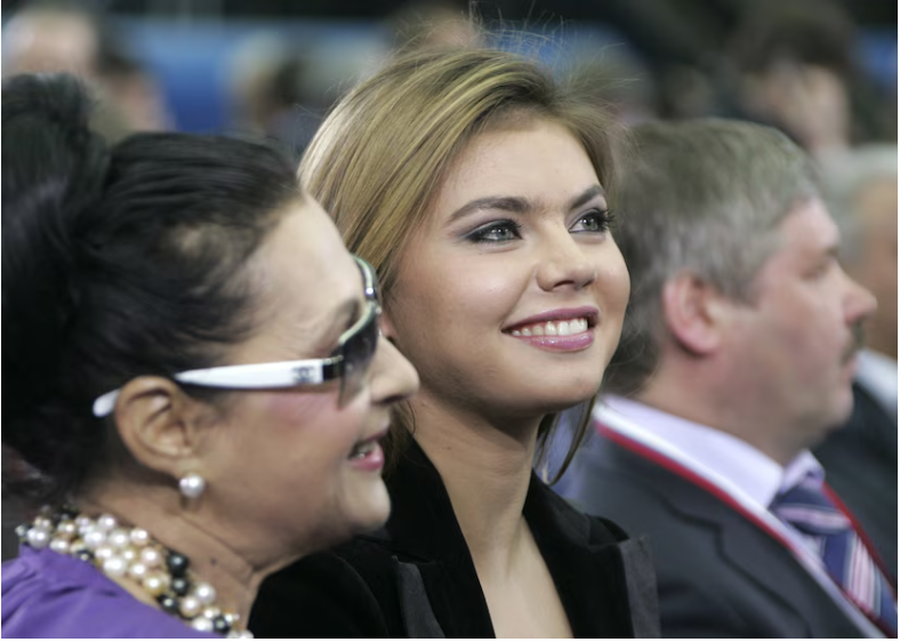 Ai e urren Per&euml;ndimin, por djemt&euml; e Putinit po rriten nga m&euml;sues