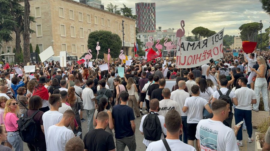 Luçiana e Rrjollit hap fjalimet e protestës kundër zaptimit