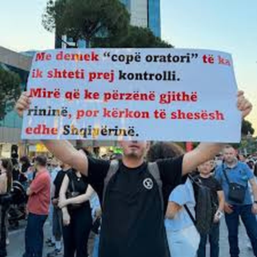 Nga notat ironike dhe thëniet e Rilindasve, parrullat pikante të