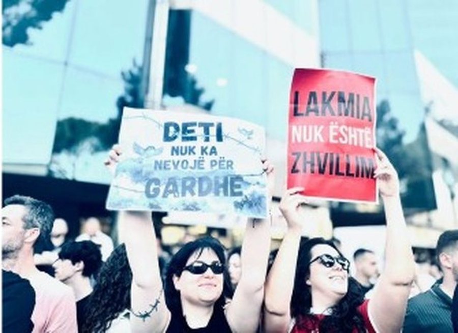Nga notat ironike dhe th&euml;niet e Rilindasve, parrullat pikante t&euml;