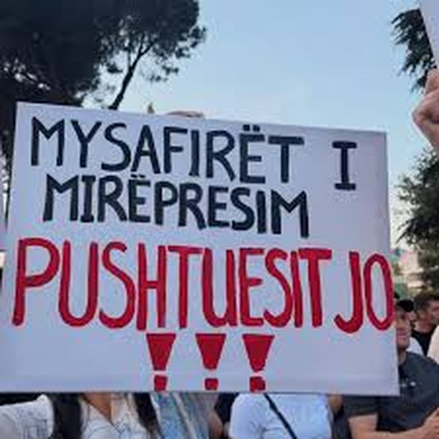 Nga notat ironike dhe th&euml;niet e Rilindasve, parrullat pikante t&euml;