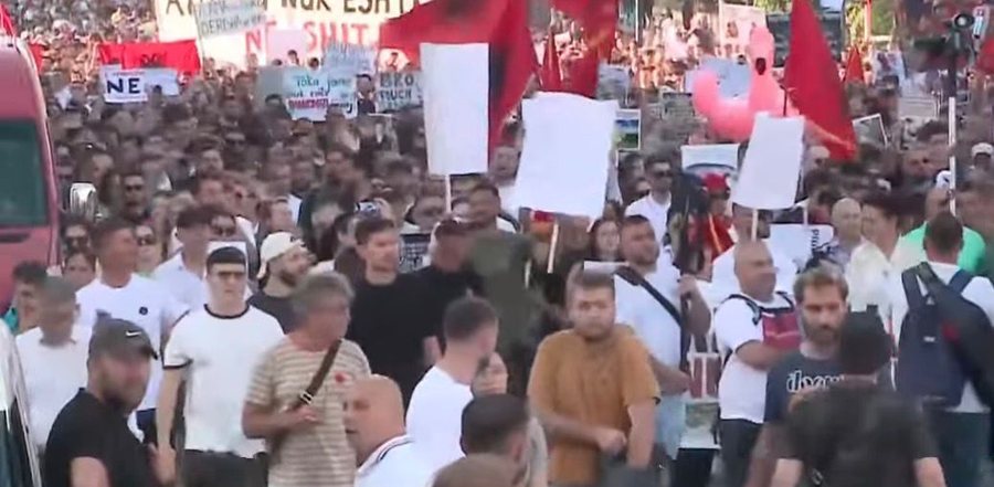 &ldquo;Nuk ka dialog, por dor&euml;heqje&rdquo;/ 3 or&euml; n&euml; shi,
