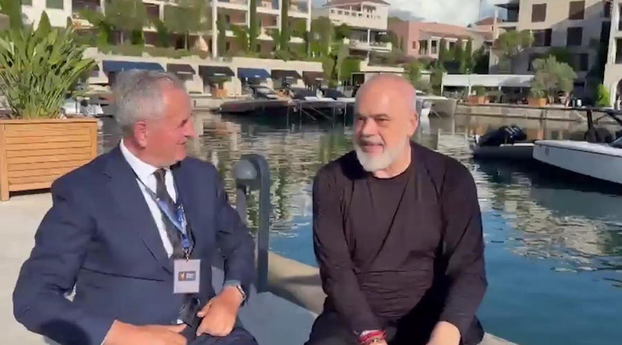 video/ &ldquo;O &ccedil;una goca na e kaluan nj&euml;her&euml; k&euml;ta