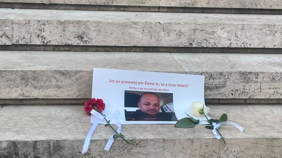 FOTO-LAJM/ &ldquo;Sot po protestoj p&euml;r Enean&rdquo;/ Qytetar&euml;t