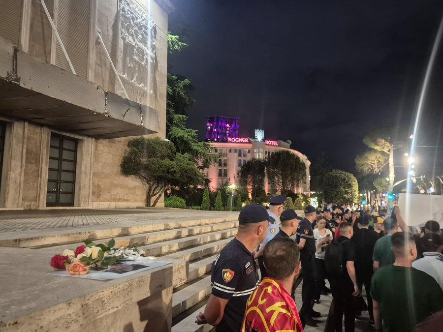 &ldquo;Sot p&euml;r ne &euml;sht&euml; dit&euml; zie, duhet t&rsquo;i jepnim