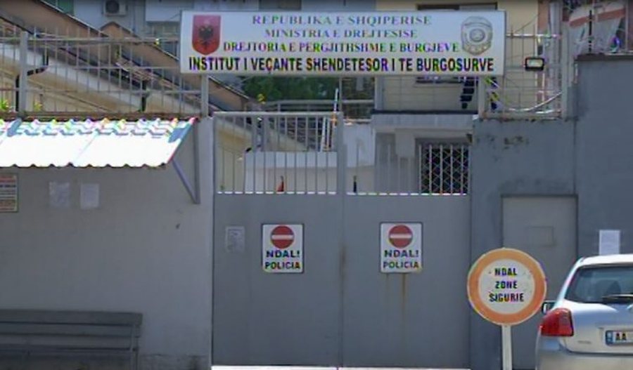 Vuante nga skizofrenia, gjendet i pajet&euml; n&euml; dhom&euml;n ku po merrte