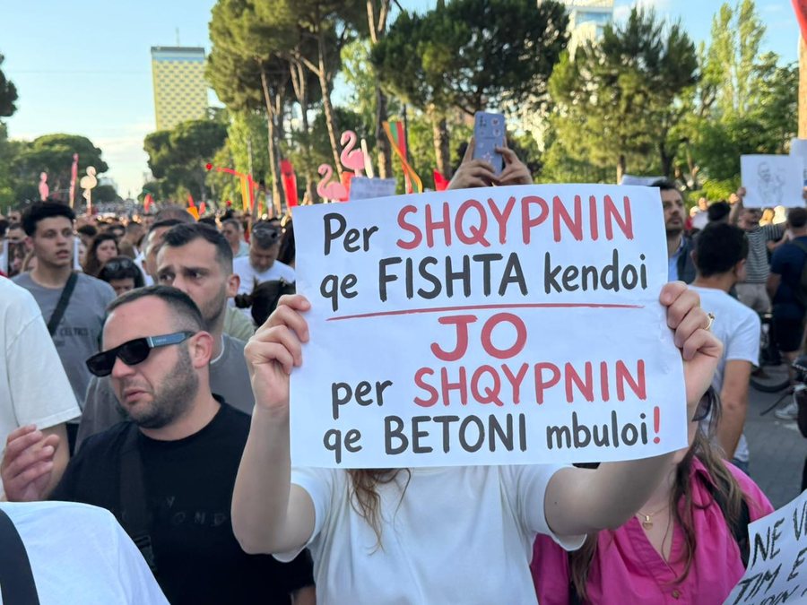 "L&euml;vizja jon&euml; udh&euml;hiqet nga qytetar&euml; t&euml; lir&euml;