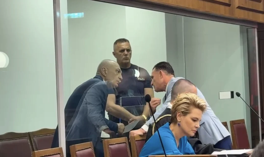&ldquo;P&euml;rgjigjem vet&euml;m p&euml;r veprimet e mia&rdquo;, Meta n&euml;