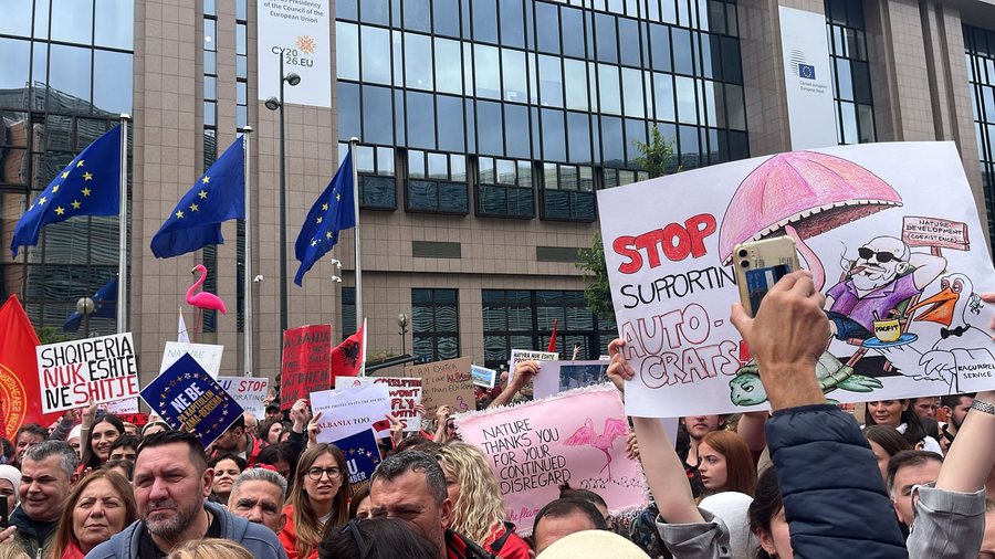 VIDEO-FOTO/ Bruksel, shqiptar&euml;t dalin n&euml; protest&euml;, thirrje