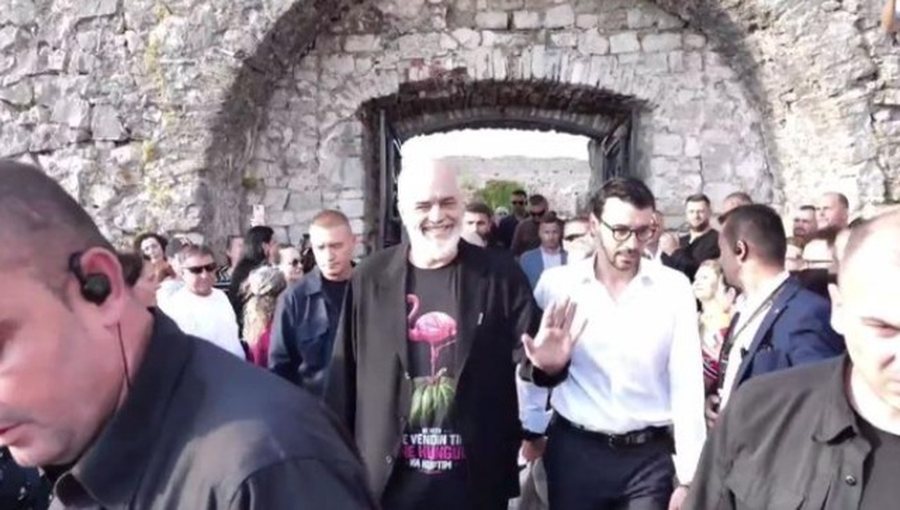 FOTO-LAJM/ 35-vjetori i PS Shkod&euml;rs, Rama mb&euml;rrin n&euml; Kalan&euml;
